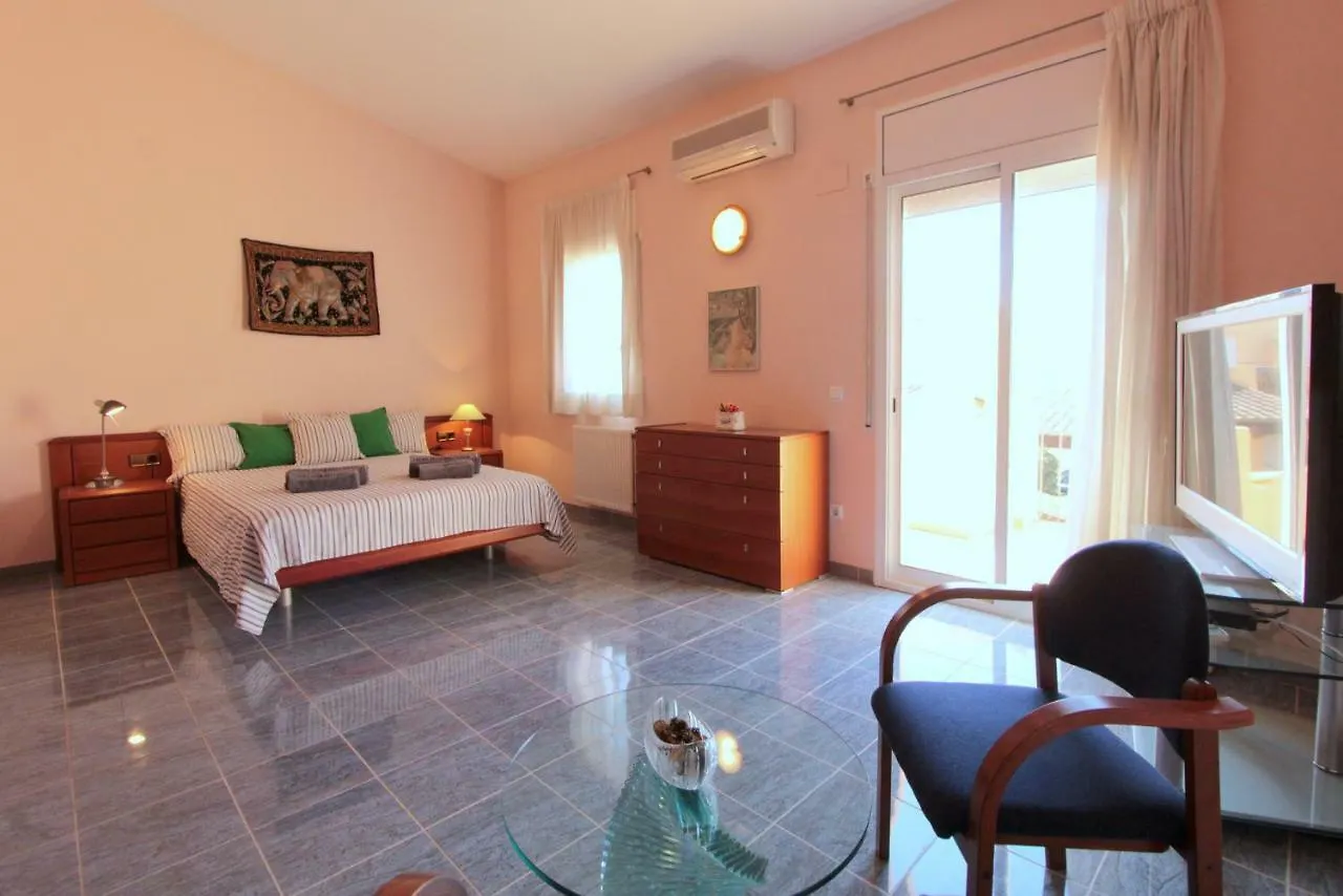 Villa Leon Inmo Chalet Arenal - 15687 Castello  D'Empuries Spain